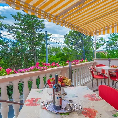 Apartment Danica Maslenica