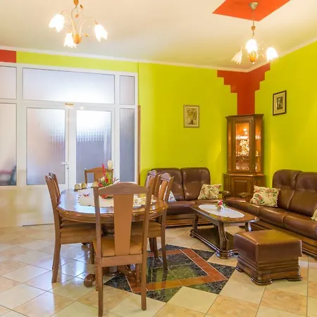 Apartment Danica Maslenica