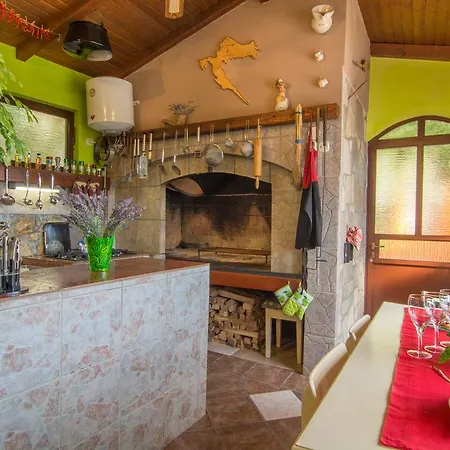 Apartament Danica *