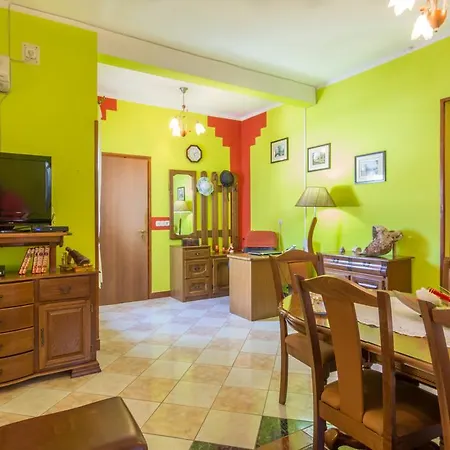 Danica Apartament *