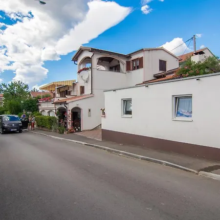 Apartament Danica *
